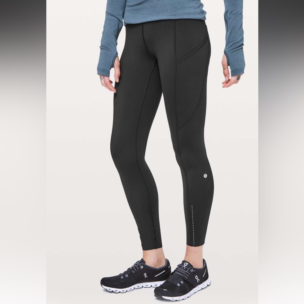 Lululemon Fast & Free 7/8 Tight II *Nulux 25"
Black Size 2